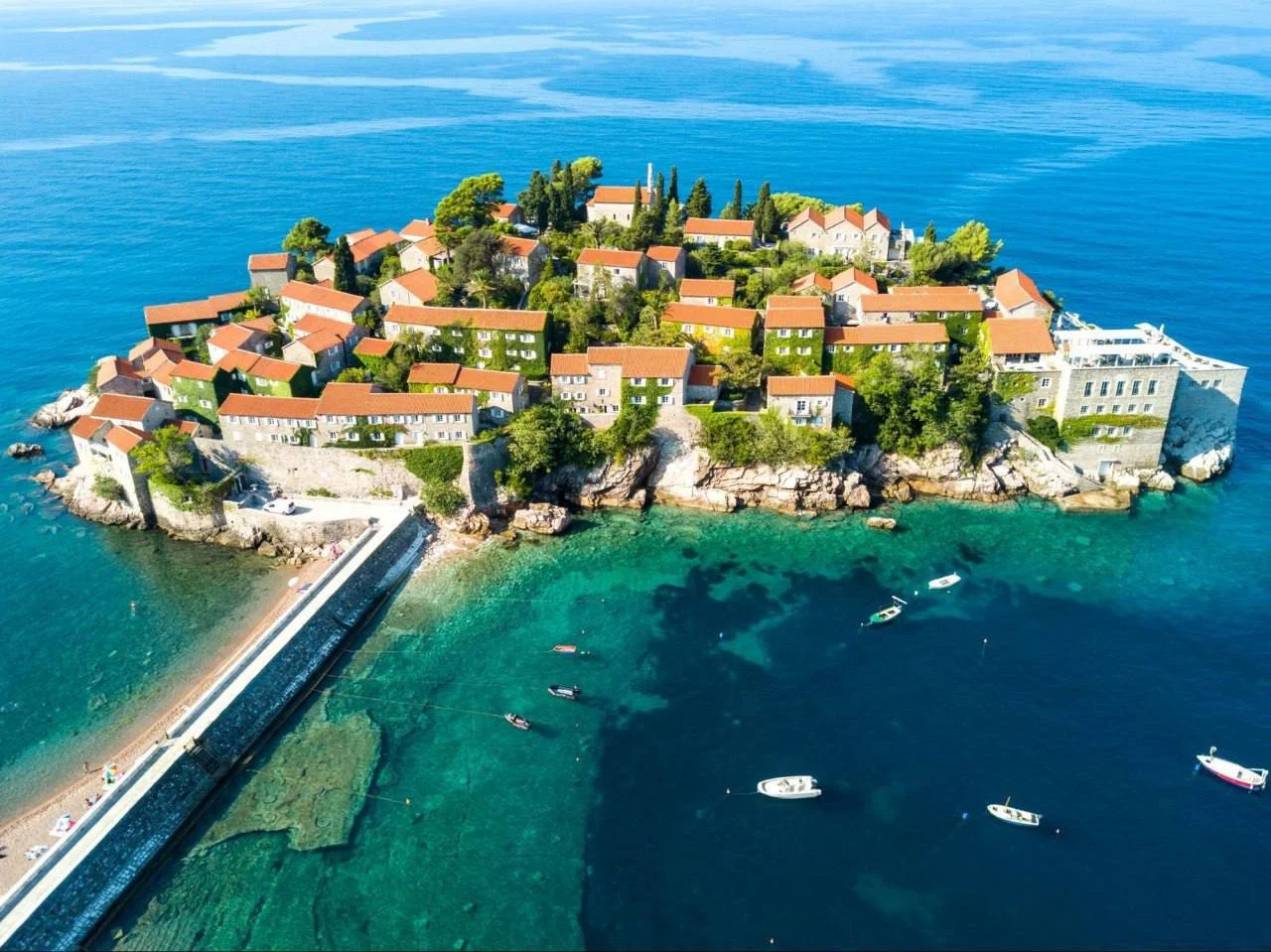 ⛵️ Черногория из Минска (с пересадкой) 01.06 на 7 ночей - от 1061€ с человека!